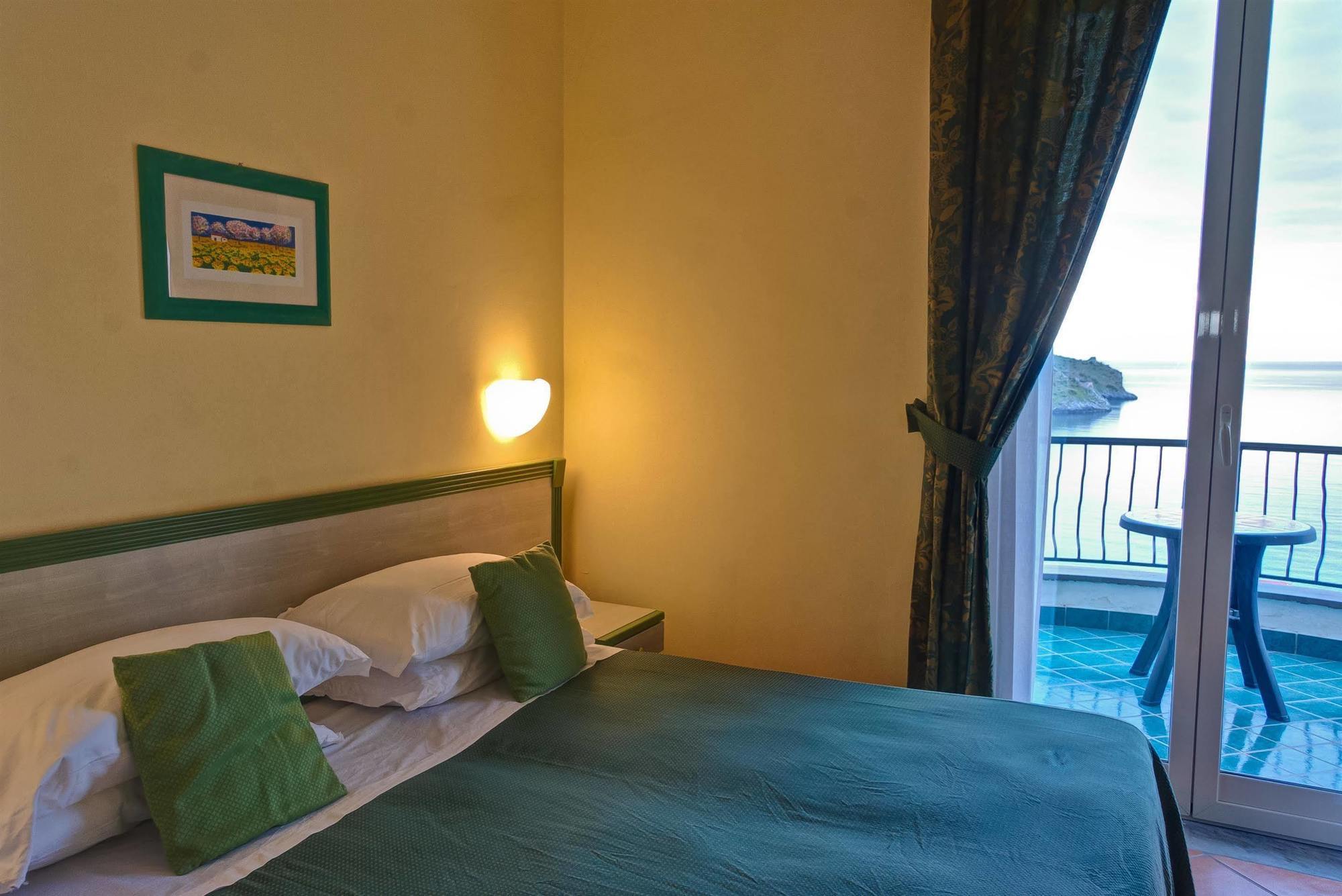 Best Western Hotel La Conchiglia ปาลีนูโร ภายนอก รูปภาพ